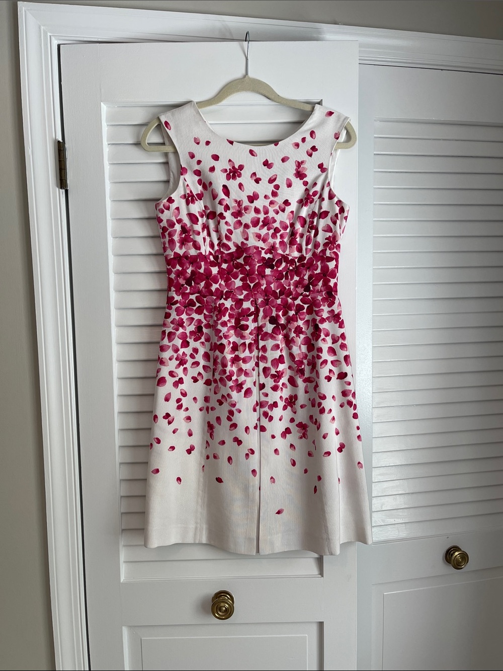 Tahari Arthur S. Levine Sleeveless White Midi Dress with Pink Petal Print